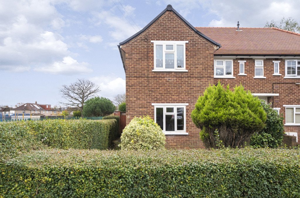 2 bedroom for sale in Bromley Crescent, Ruislip, Middlesex