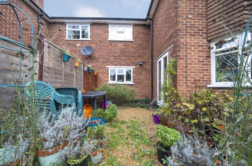 2 bedroom for sale in Bromley Crescent, Ruislip, Middlesex