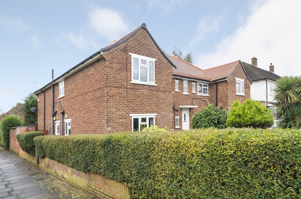 2 bedroom for sale in Bromley Crescent, Ruislip, Middlesex, HA4 Gibbs Gillespie