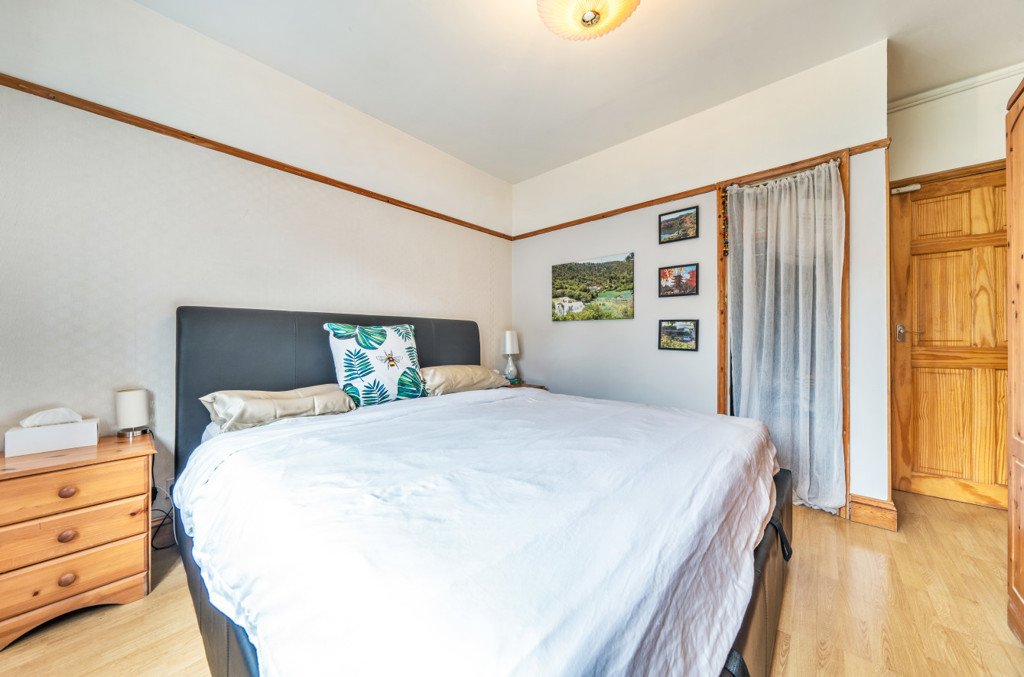 2 bedroom for sale in Bromley Crescent, Ruislip, Middlesex