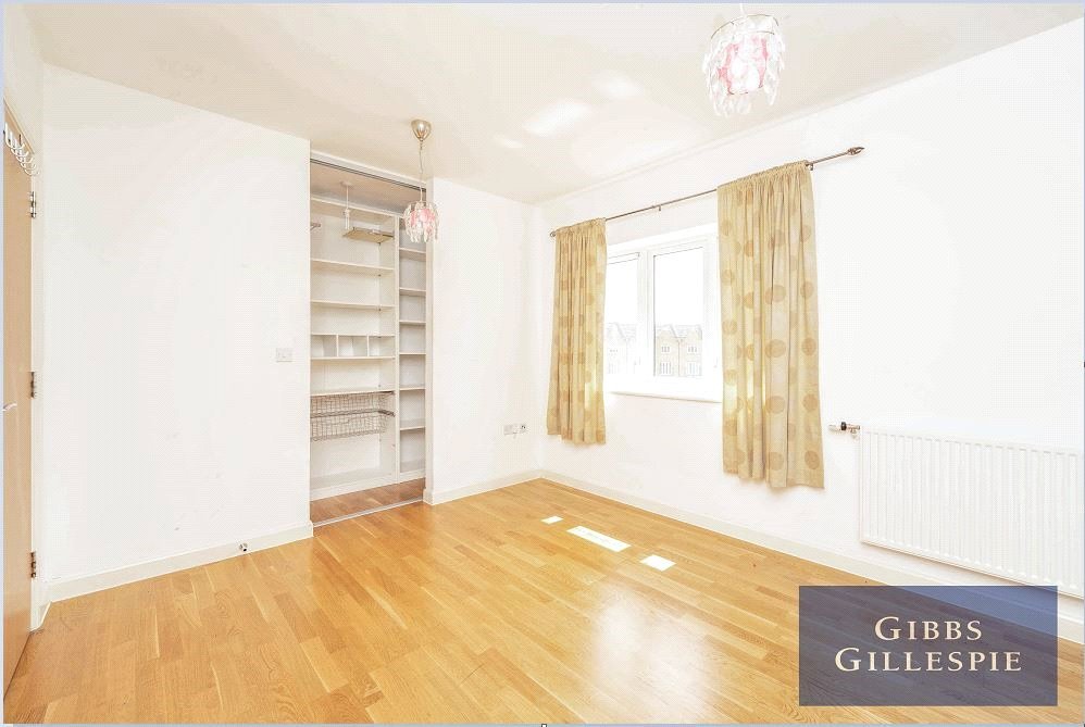 4 bedroom House,townhouse for sale in Varcoe Gardens, Hayes, Middlesex