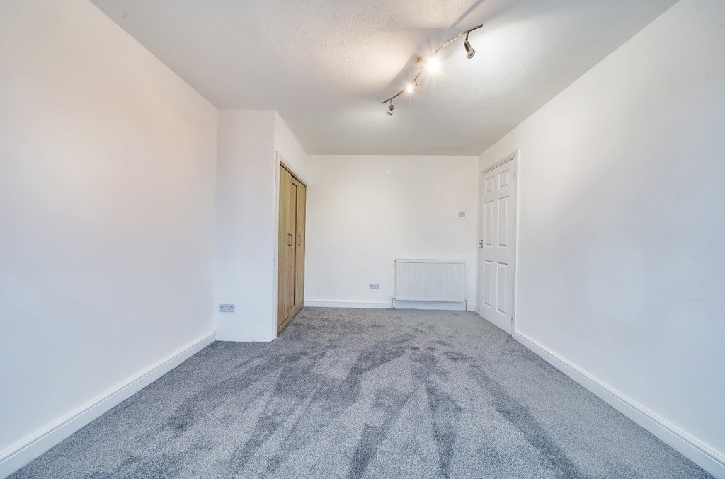 3 bedroom House for sale in Plumpton Close, Northolt, Middlesex, UB5