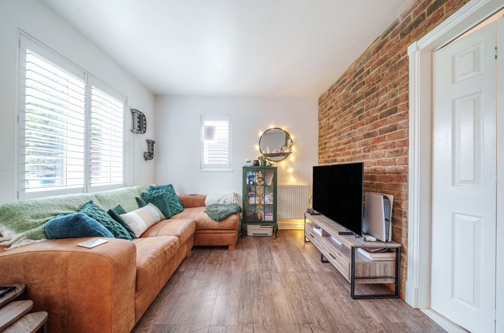 1 bedroom House for sale in Peerless Drive, Harefield, Uxbridge