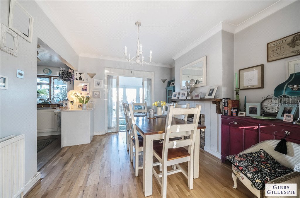 4 bedroom House for sale in Arundel Drive, Harrow, Middlesex, HA2