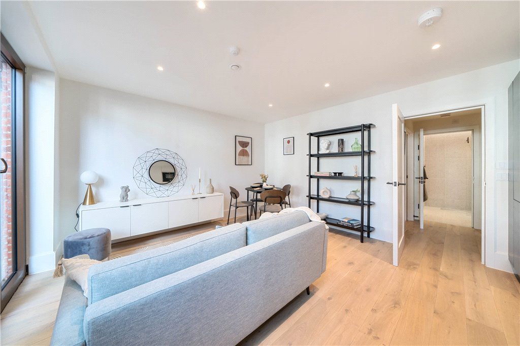 1 bedroom Flat/Apartment for sale in Carlyle Road, London, W5 Gibbs
