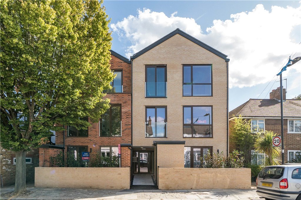 1 bedroom Flat/Apartment for sale in Carlyle Road, London, W5 Gibbs