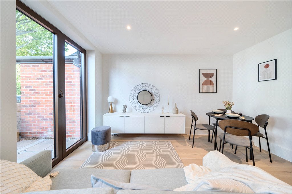 1 bedroom Flat/Apartment for sale in Carlyle Road, London, W5 Gibbs