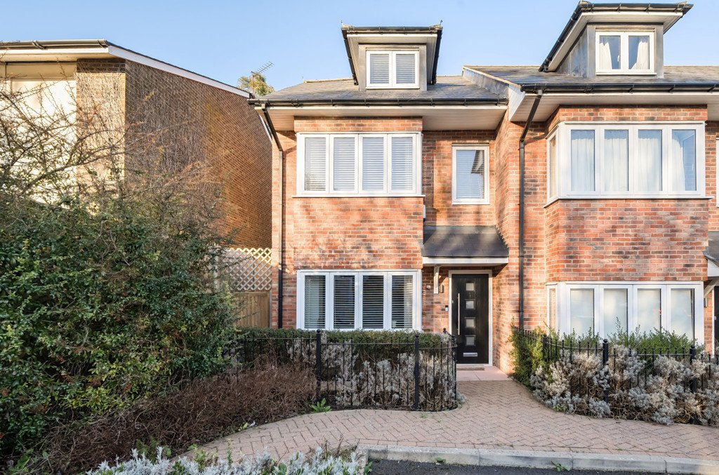 3 bedroom Townhouse for sale in Thirlmere Gardens, Northwood, Middlesex
