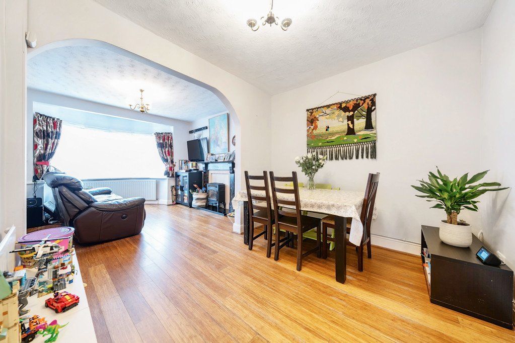 3 bedroom House for sale in Beverley Road, Ruislip, Middlesex, HA4