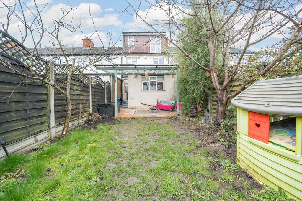 3 bedroom House for sale in Beverley Road, Ruislip, Middlesex, HA4