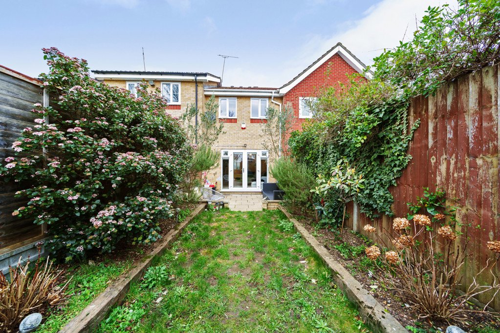 2 bedroom House for sale in Morse Close, Harefield, Uxbridge, Middlesex