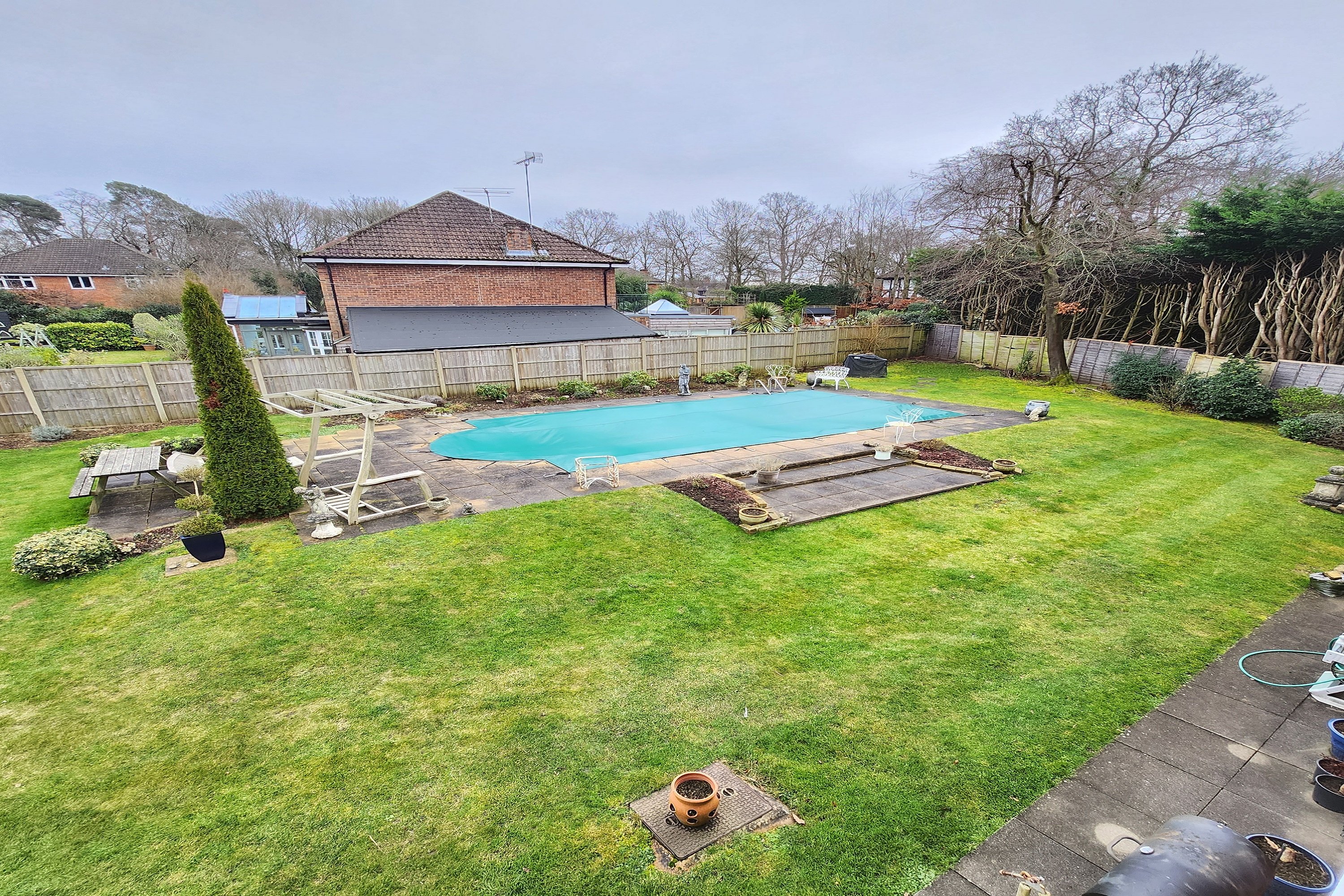 1 bedroom Apartment to rent in St. Huberts Close, Gerrards Cross