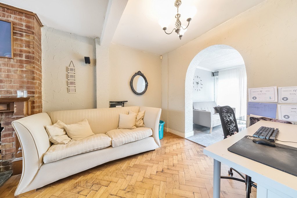 2 bedroom House for sale in Clyfford Road, Ruislip, Middlesex, HA4