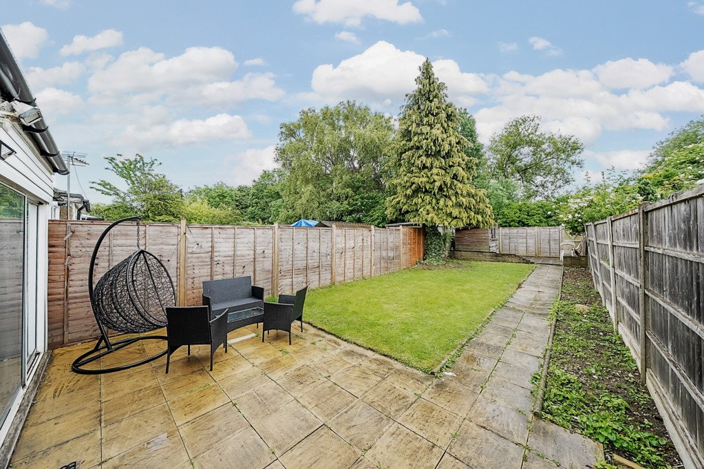 2 bedroom House for sale in Clyfford Road, Ruislip, Middlesex, HA4