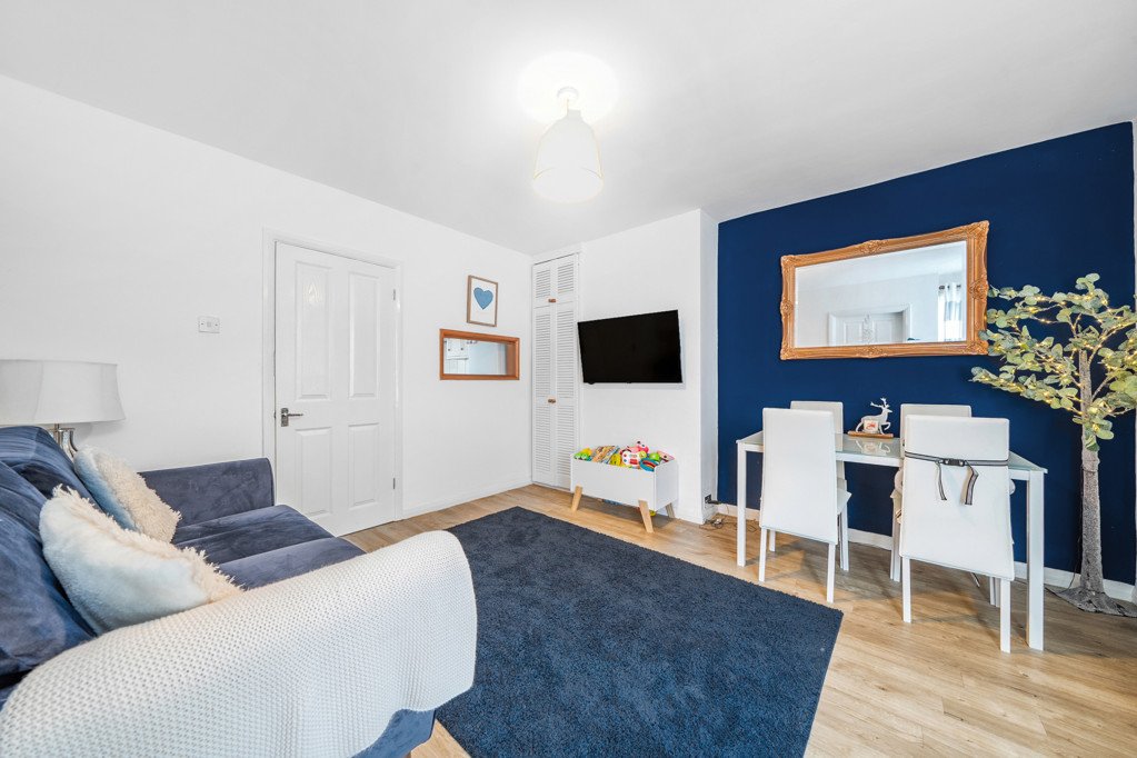 2 bedroom for sale in Beechwood Avenue, Ruislip, Middlesex, HA4 Gibbs Gillespie