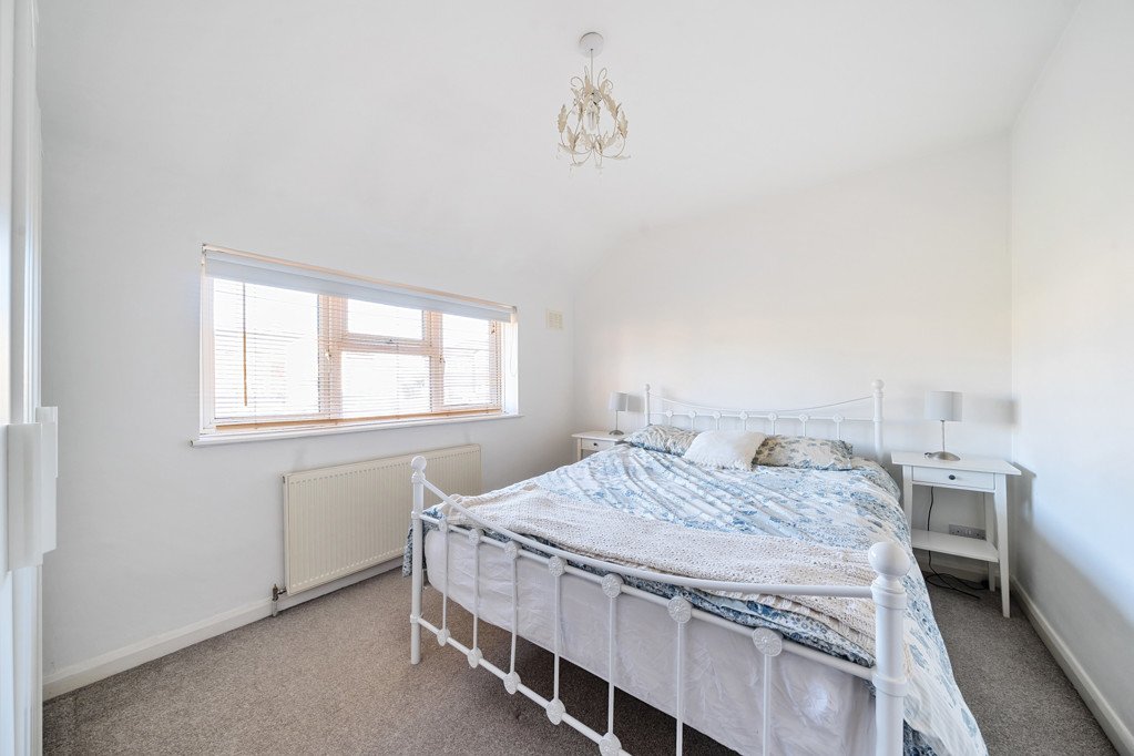 3 bedroom House for sale in Aldbury Road, Mill End, Rickmansworth