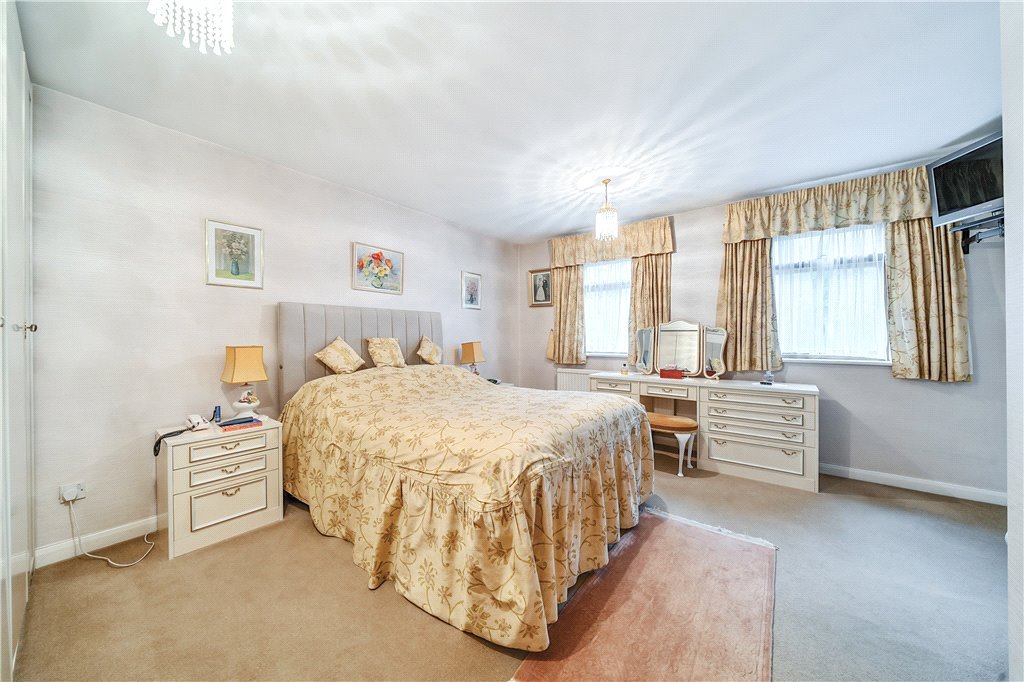 4 bedroom House for sale in Woodhouse Eaves, Northwood, Middlesex, HA6