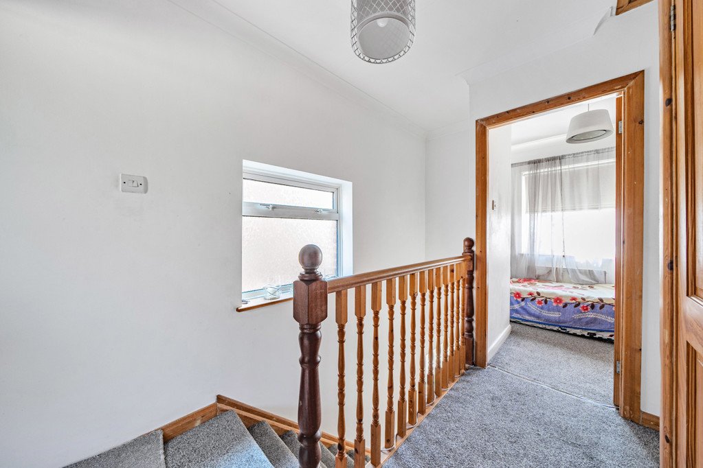 3 bedroom House for sale in Ellement Close, Pinner, Middlesex, HA5