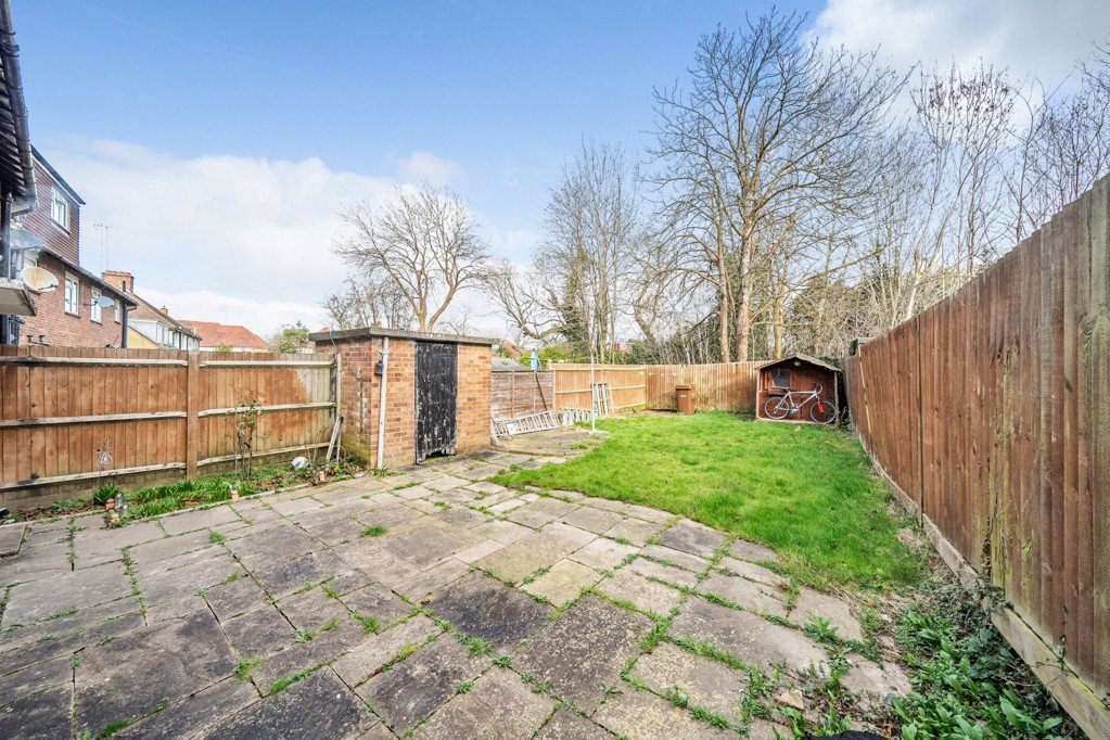 3 bedroom House for sale in Ellement Close, Pinner, Middlesex, HA5