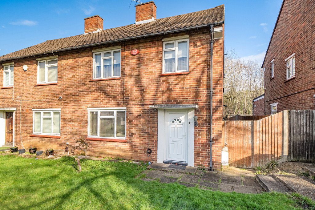 3 bedroom House for sale in Ellement Close, Pinner, Middlesex, HA5