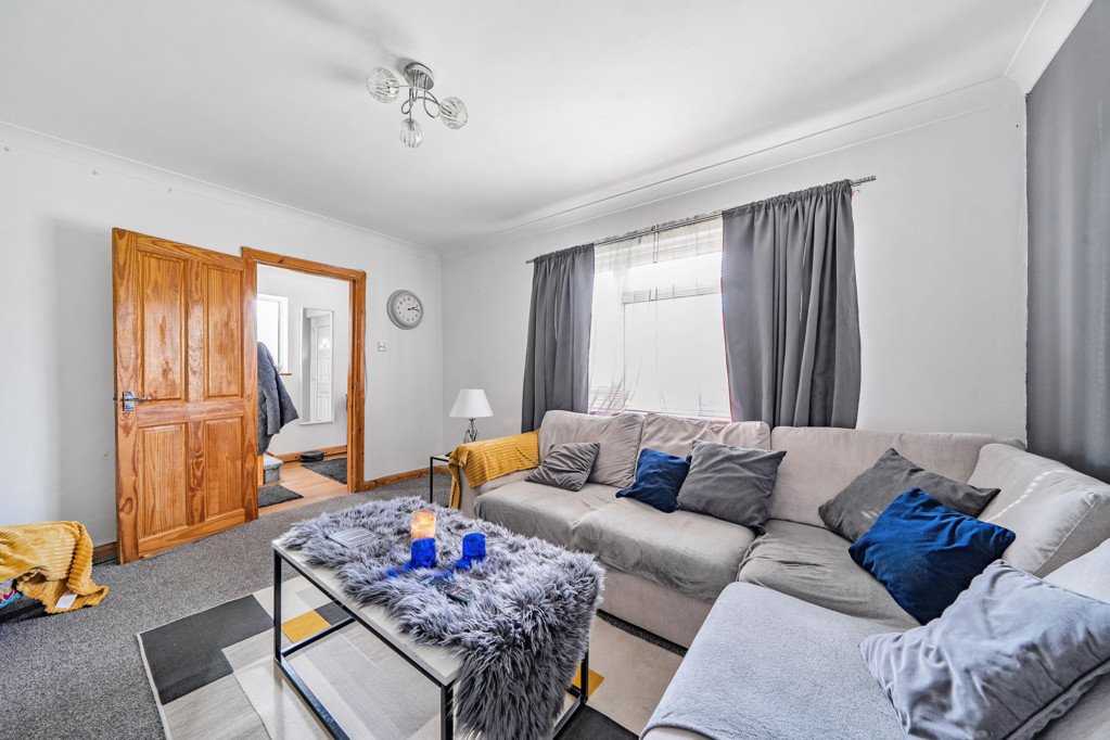 3 bedroom House for sale in Ellement Close, Pinner, Middlesex, HA5