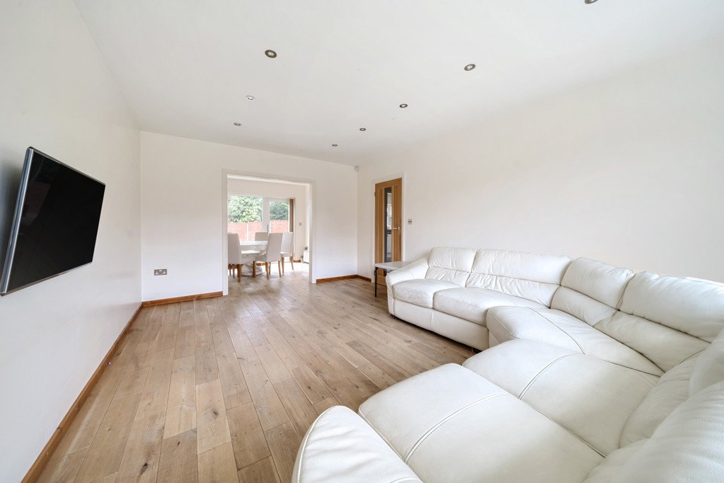 4 bedroom House for sale in Birchmead Avenue, Pinner, Middlesex, HA5