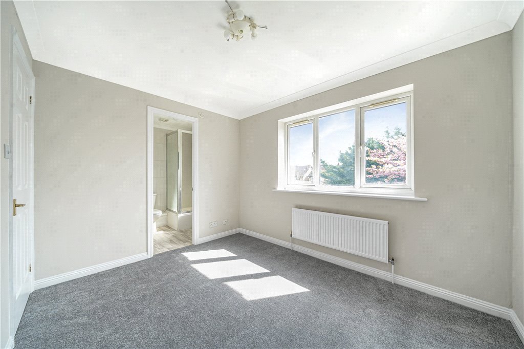 3 bedroom House for sale in Burlington Close, Pinner, Middlesex, HA5