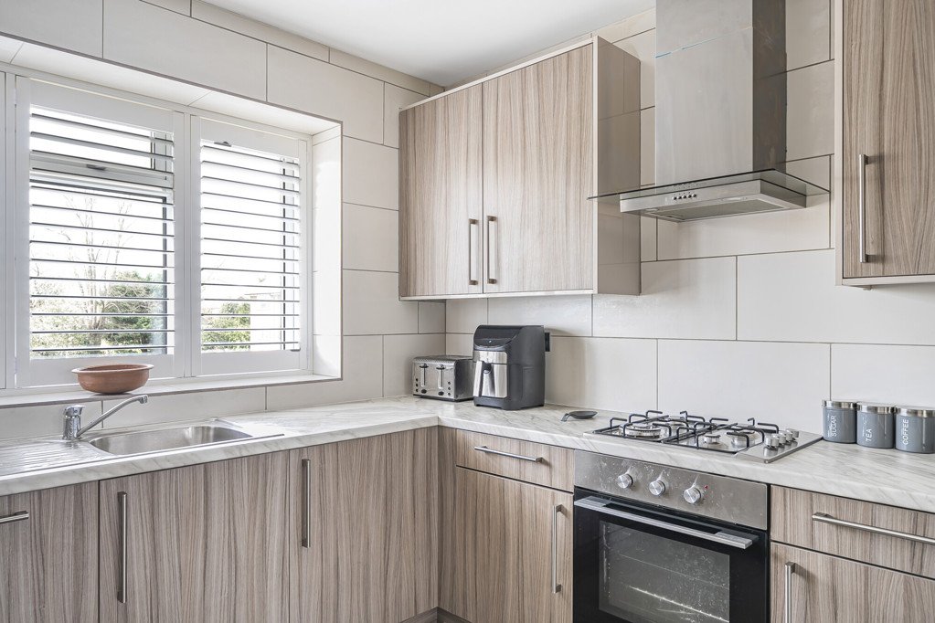 1 bedroom Flat/Apartment for sale in Dove Park, Pinner, Middlesex, HA5