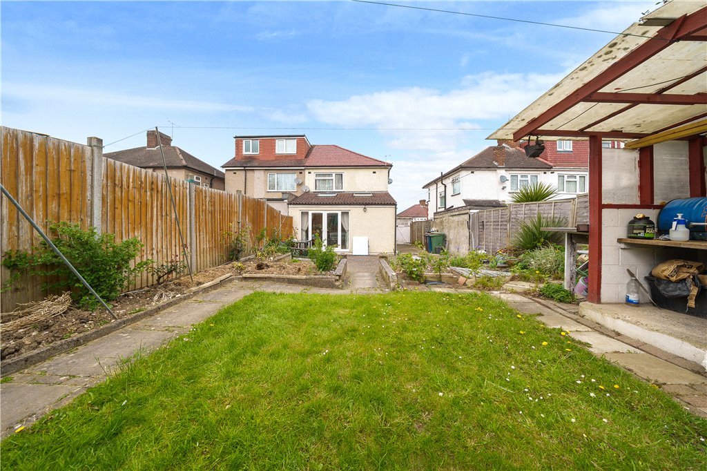 3 bedroom House for sale in The Heights, Northolt, Middlesex, UB5