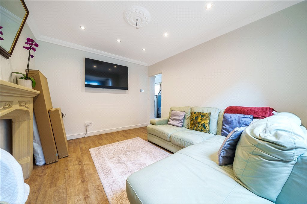 3 bedroom House for sale in The Heights, Northolt, Middlesex, UB5