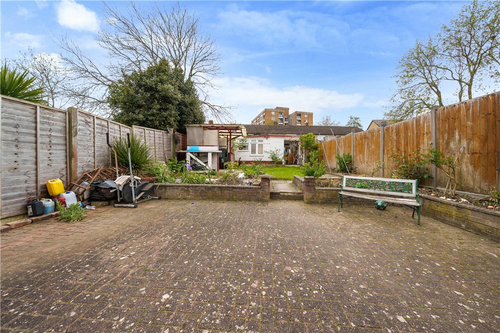 3 bedroom House for sale in The Heights, Northolt, Middlesex, UB5