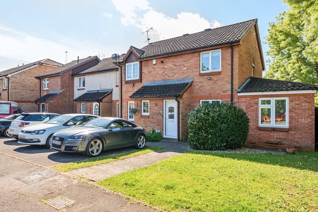 3 bedroom House for sale in Lowdell Close, Yiewsley, West Drayton, Middlesex, UB7 Gibbs Gillespie