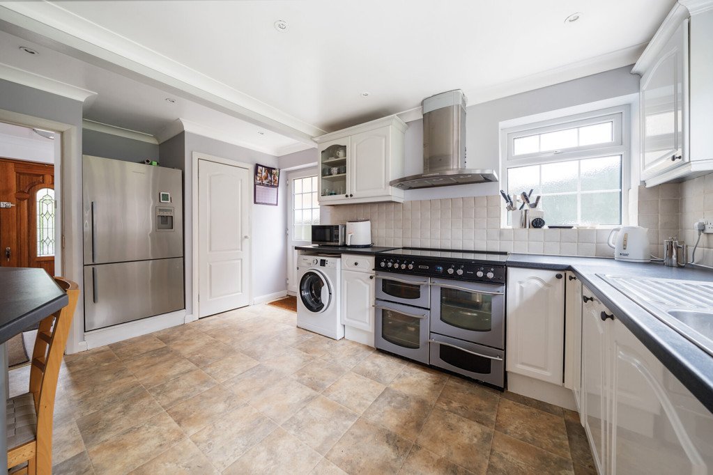 3 bedroom House for sale in Amersham Road, Chalfont St. Peter, Gerrards