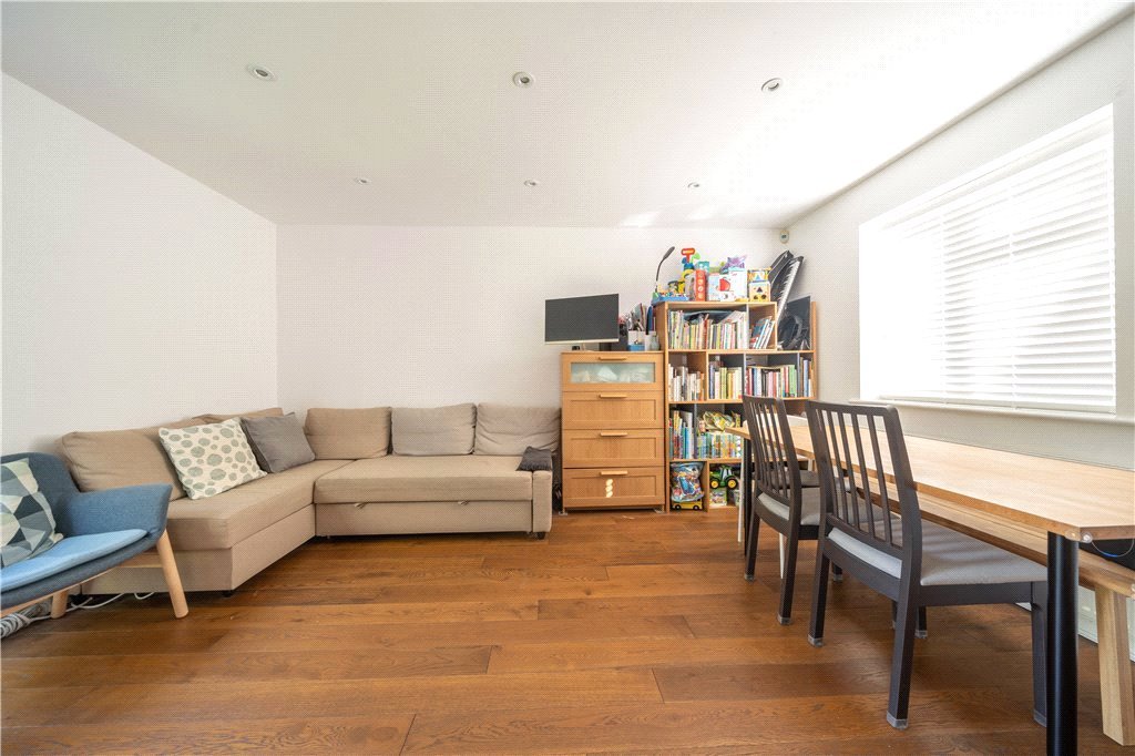 2 bedroom House for sale in Pine Gardens, Ruislip, Middlesex, HA4