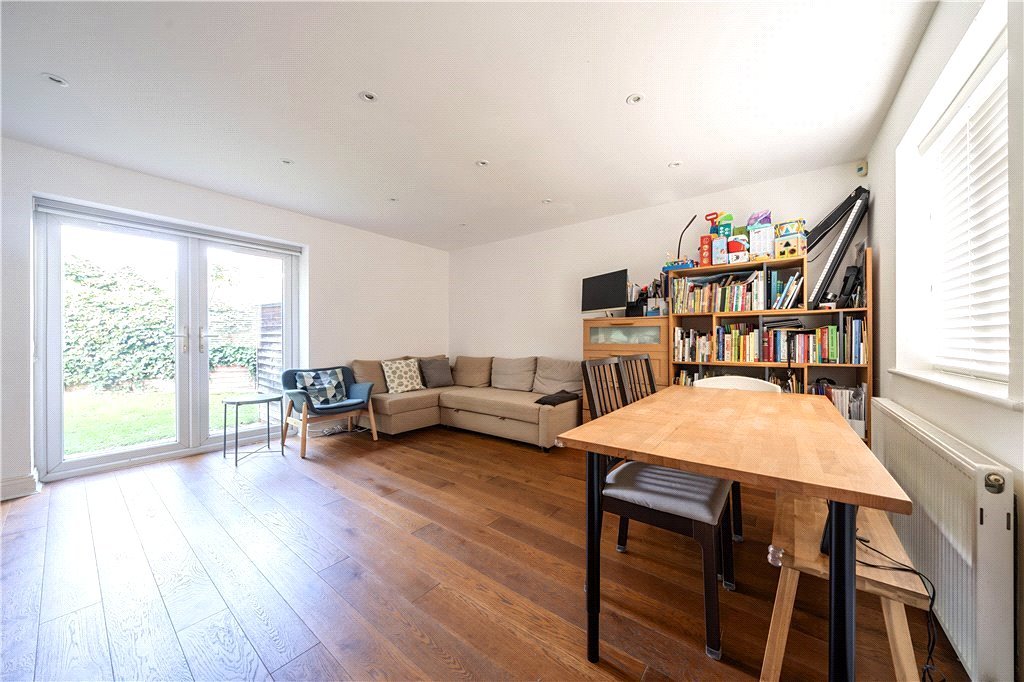 2 bedroom House for sale in Pine Gardens, Ruislip, Middlesex, HA4