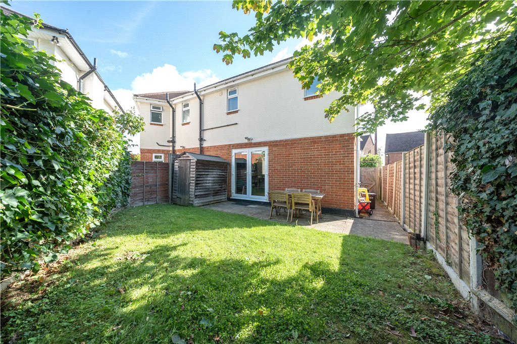 2 bedroom House for sale in Pine Gardens, Ruislip, Middlesex, HA4