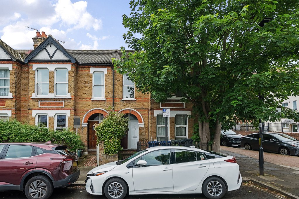 2 bedroom for sale in Westfield Road, London, Ealing, W13