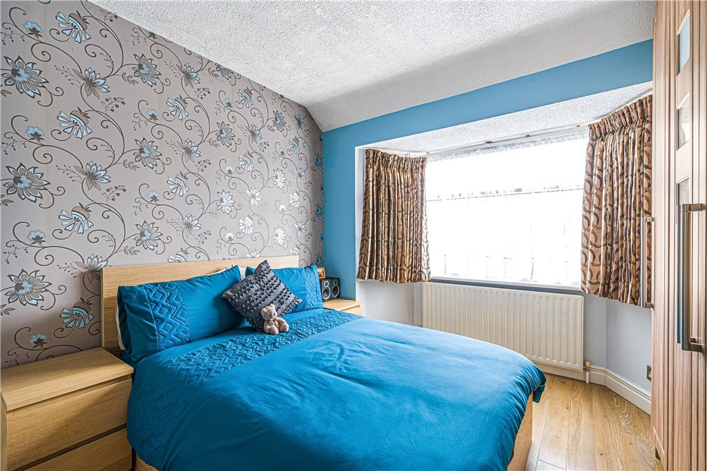 5 bedroom House for sale in Jubilee Drive, Ruislip, Middlesex, HA4