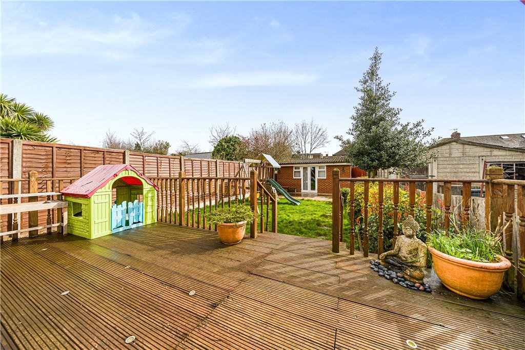 5 bedroom House for sale in Jubilee Drive, Ruislip, Middlesex, HA4