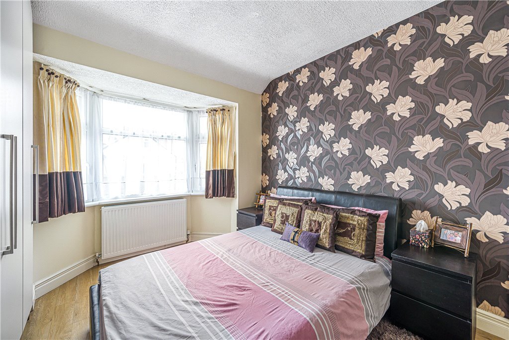 5 bedroom House for sale in Jubilee Drive, Ruislip, Middlesex, HA4