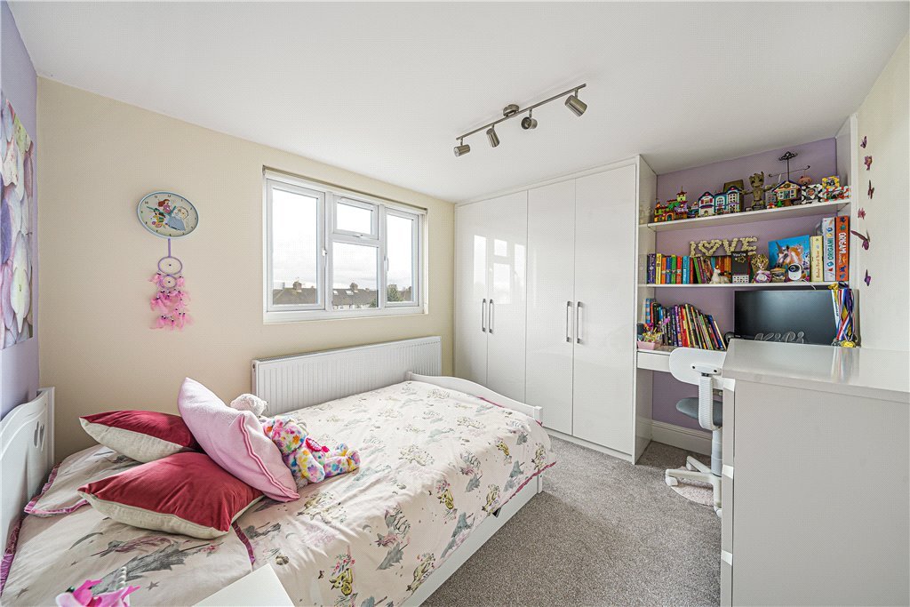 5 bedroom House for sale in Jubilee Drive, Ruislip, Middlesex, HA4