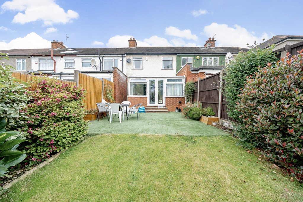 3 bedroom House for sale in Whitby Road, Ruislip, Middlesex, HA4