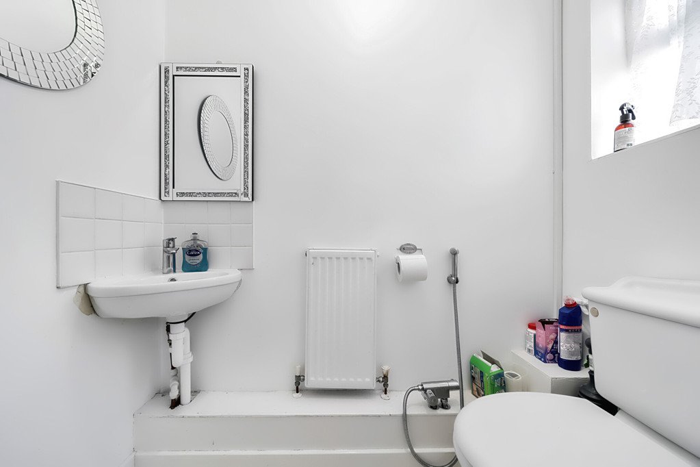 3 bedroom House for sale in Waterloo Road, Uxbridge, Middlesex, UB8