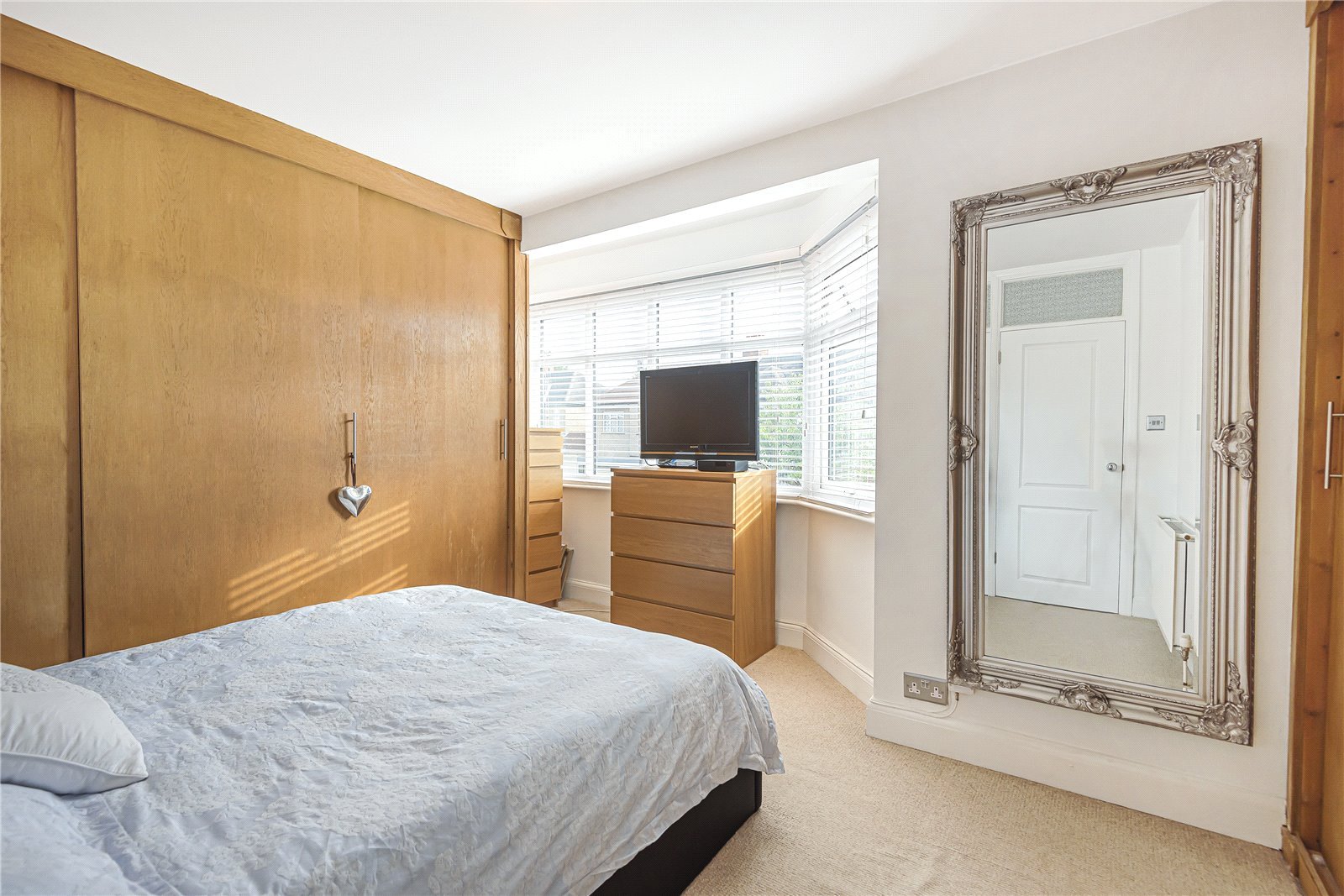 2 bedroom House for sale in Dulverton Road, Ruislip, Middlesex, HA4