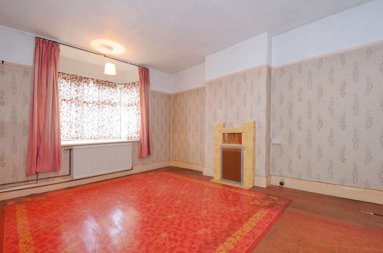 4 bedroom House for sale in Oaklands Avenue, Watford, Hertfordshire